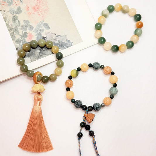 Matériaux Naturels et Traditionnels dans les Bijoux