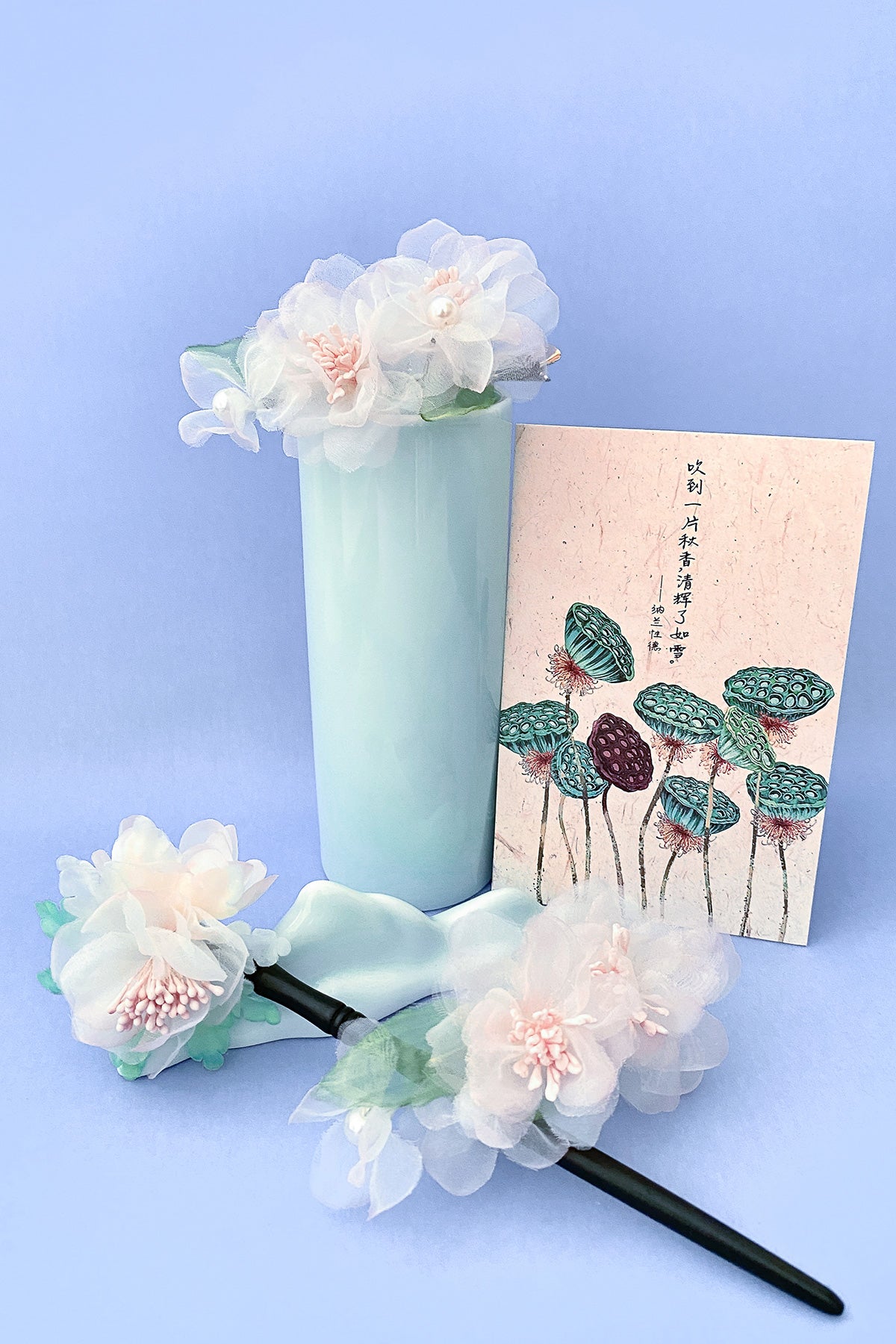 Coffret fleurs en soie - rose, jaune, violette : 1 épingle à cheveux en bois, 2 barrettes à cheveux et 1 carte postale - HanWen Shop