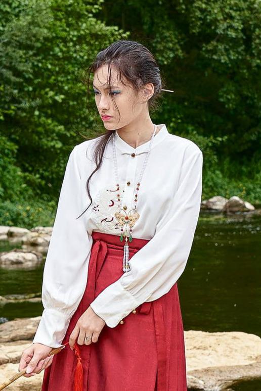 Collier "Yingluo Beiyun" de la Dynastie Ming 明 - Papillon avec Pompon rouge - HanWen Shop