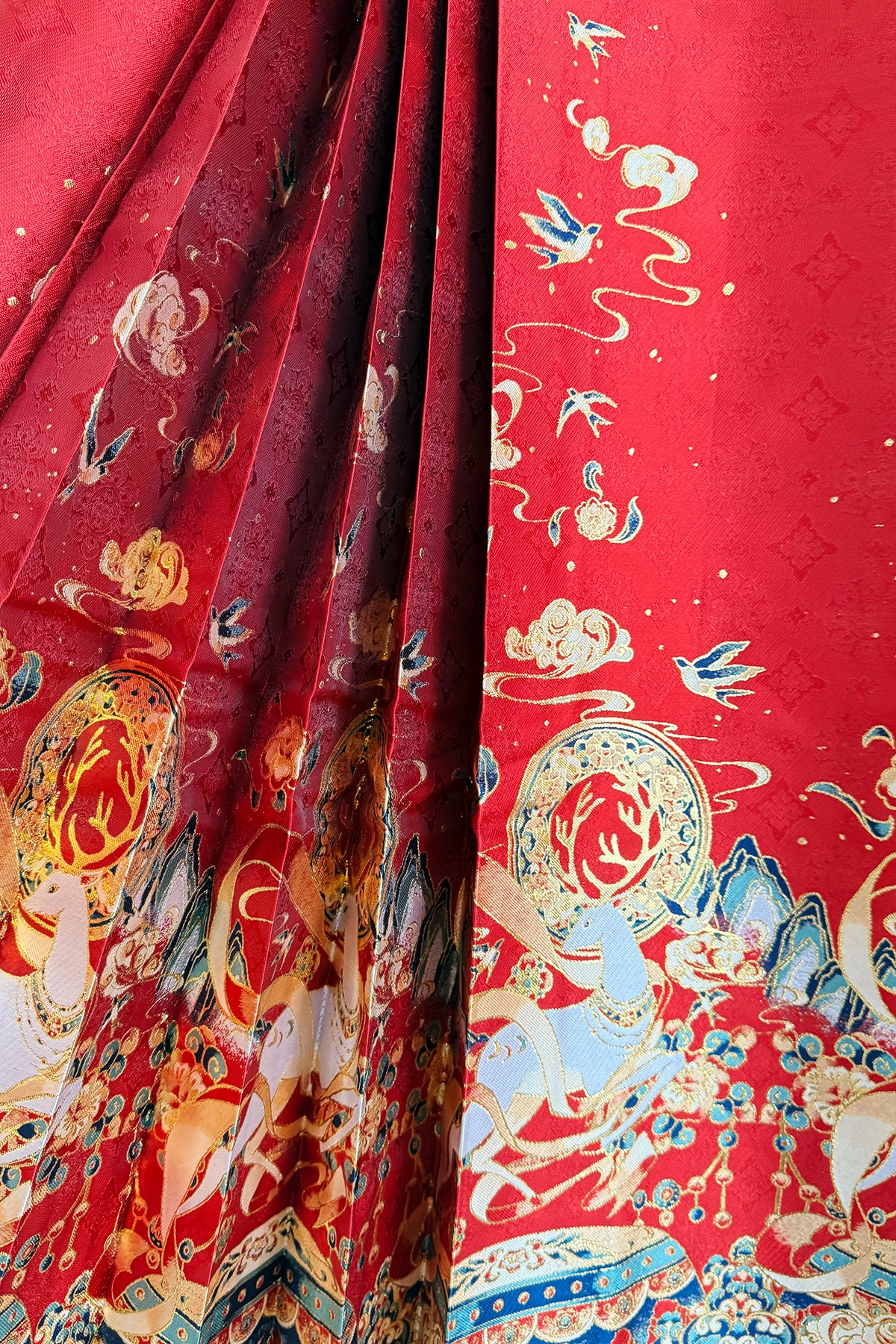 Jupe Hanfu "MaMian Qun" de la dynastie Ming 明 - Brodés dorés du cerf sacré