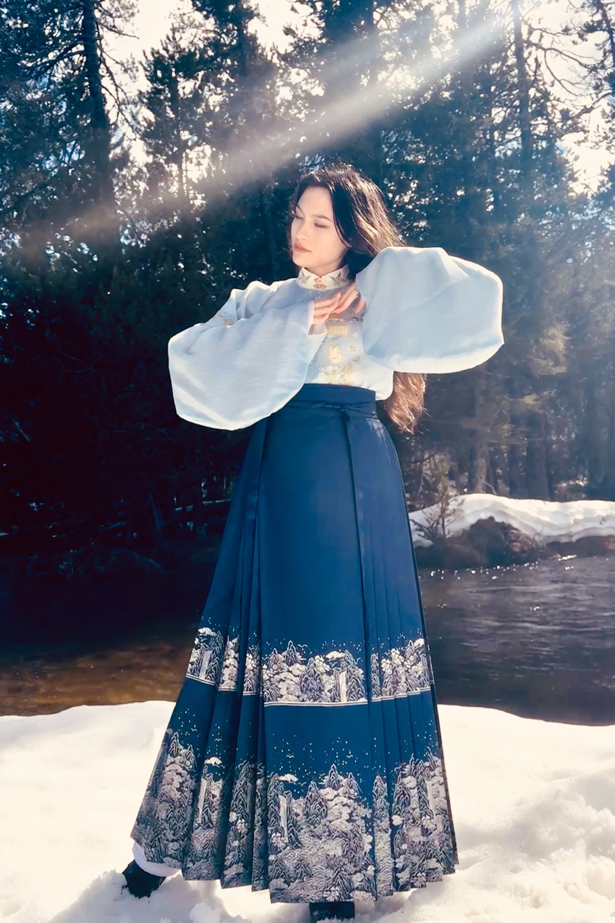 Jupe Hanfu "MaMian Qun" de la dynastie Ming 明 - Libellule bleue Dansante