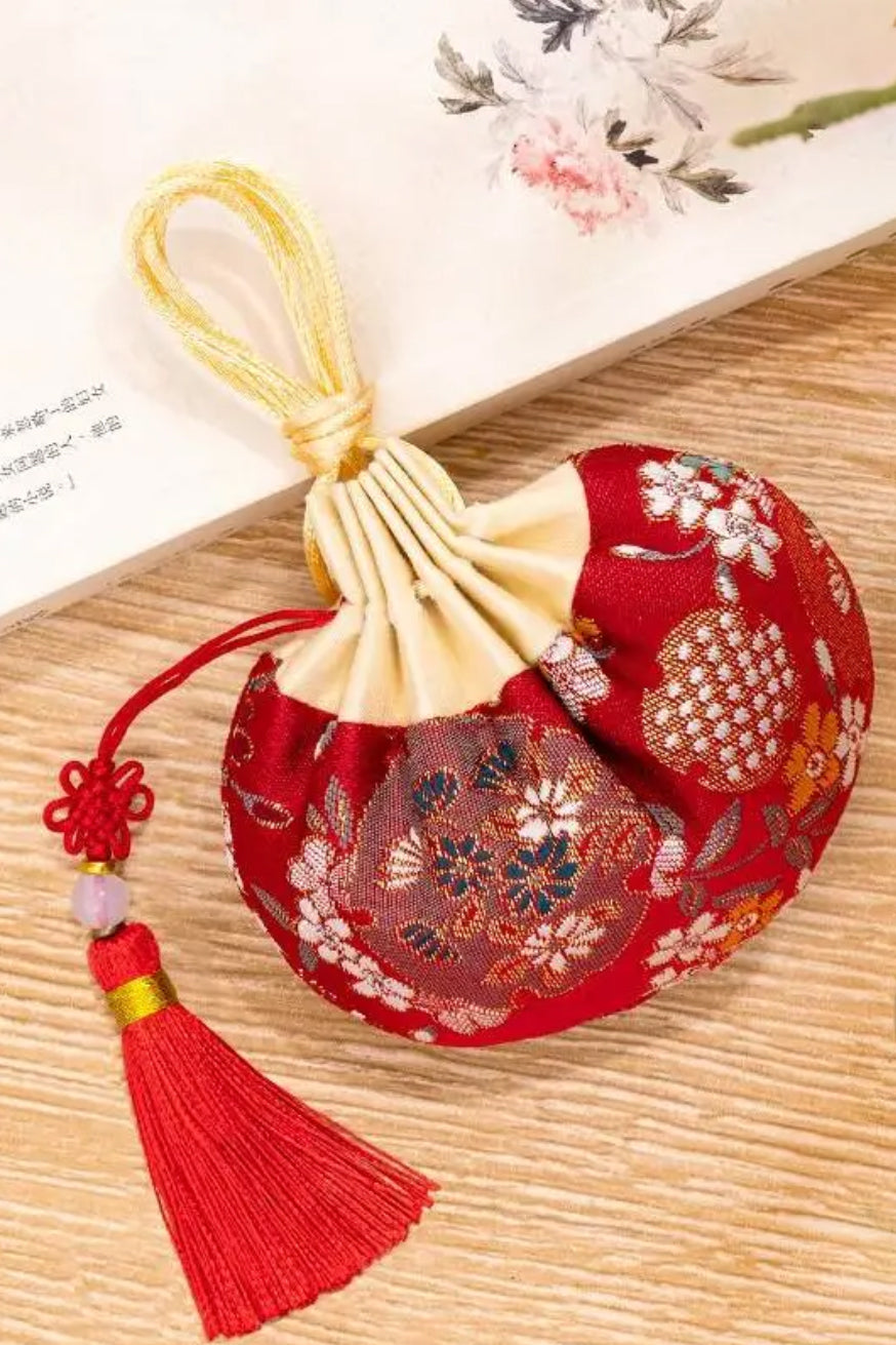 Pochon Porte-Bonheur Traditionnel – Soie raffiné et Parfum Armoise - HanWen Shop