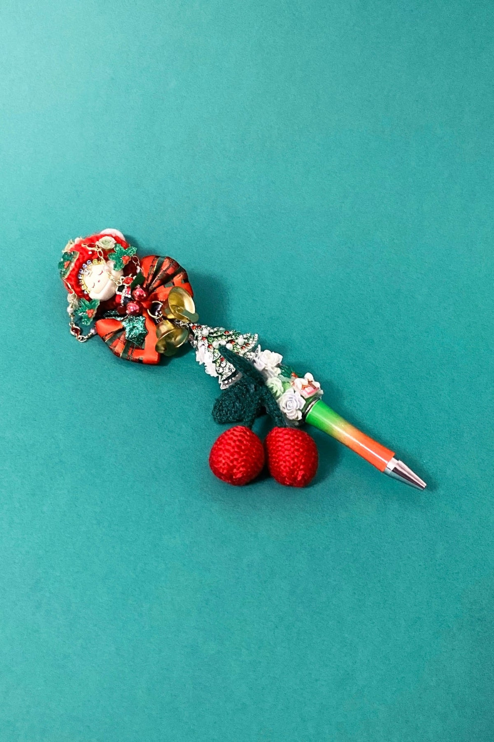 Stylo "POP BEAN" de l'atelier de HanWen - Le petit chaperon rouge de Noël - HanWen Shop