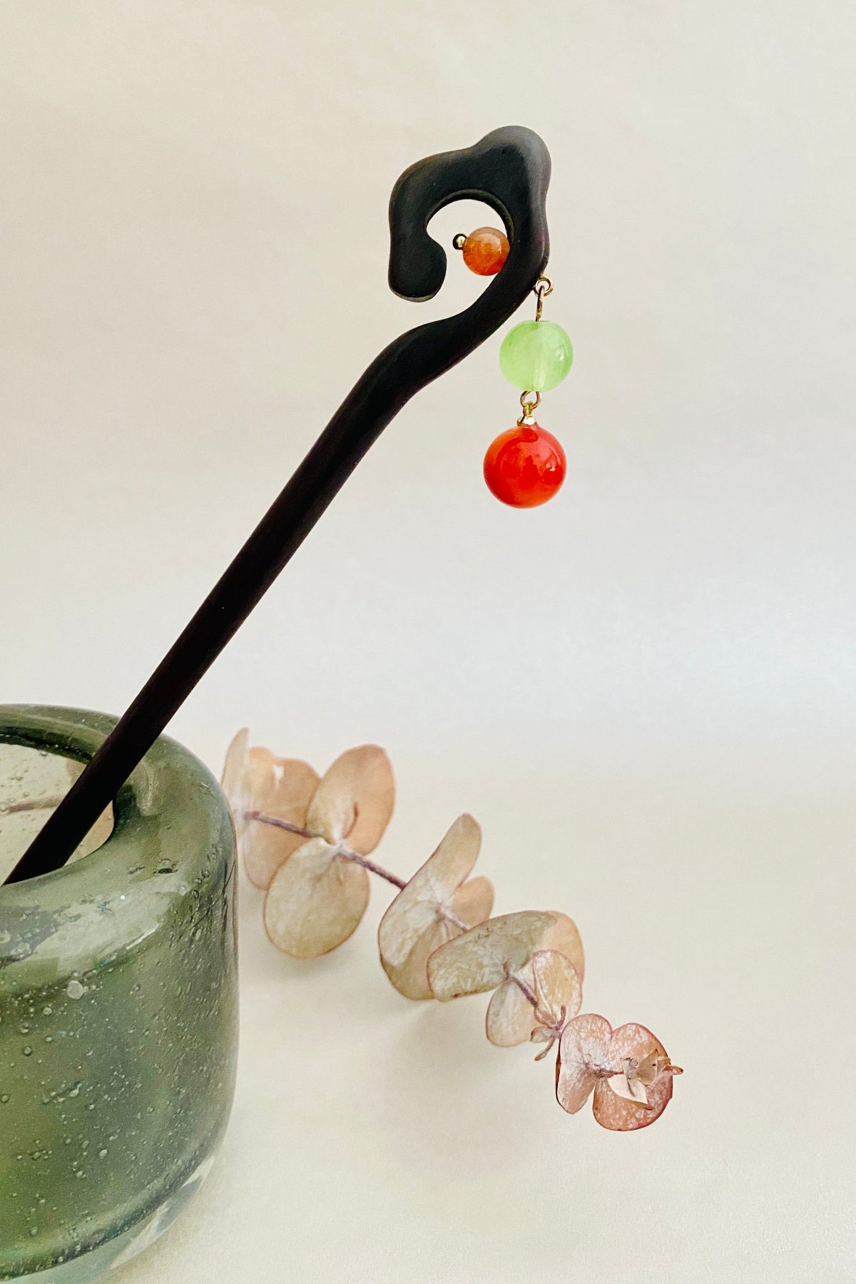 Épingle à cheveux en bois de style chinois rétro en forme moirage avec pendentif des perles - HanWen Shop