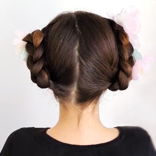 Tutoriel coiffure : Tresse romantique avec fleurs