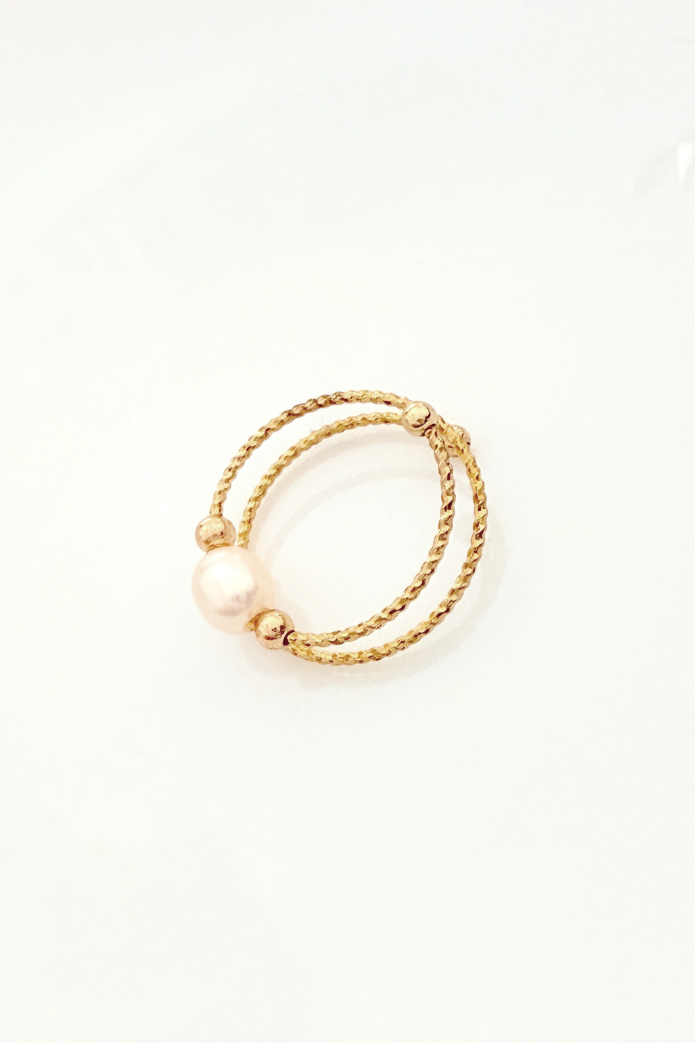 Bague en perles naturelles avec fil doré - HanWen Shop