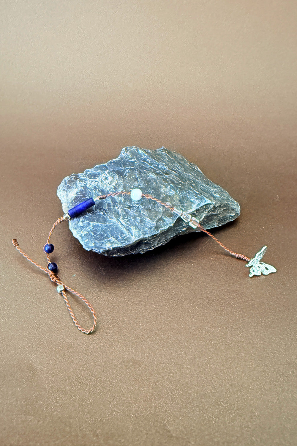 Bracelet cordon artisanal en pierre bleue - Brume bleue - HanWen Shop