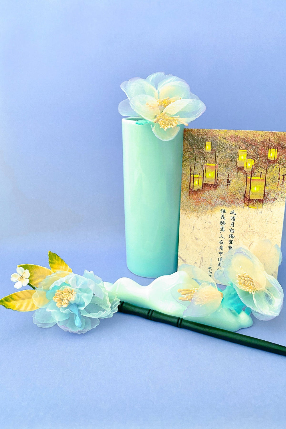 Coffret fleurs en soie - rose, jaune, violette : 1 épingle à cheveux en bois, 2 barrettes à cheveux et 1 carte postale - HanWen Shop