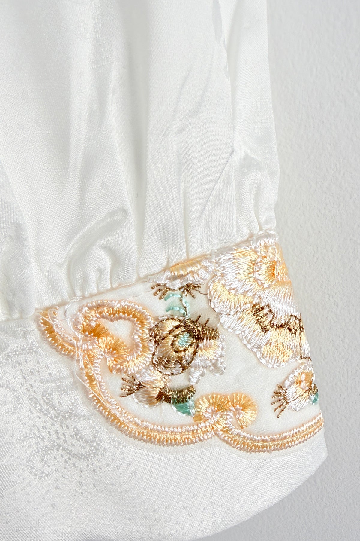 Hanfu moderne - Chemisier blanc brodé à manches longue - HanWen Shop