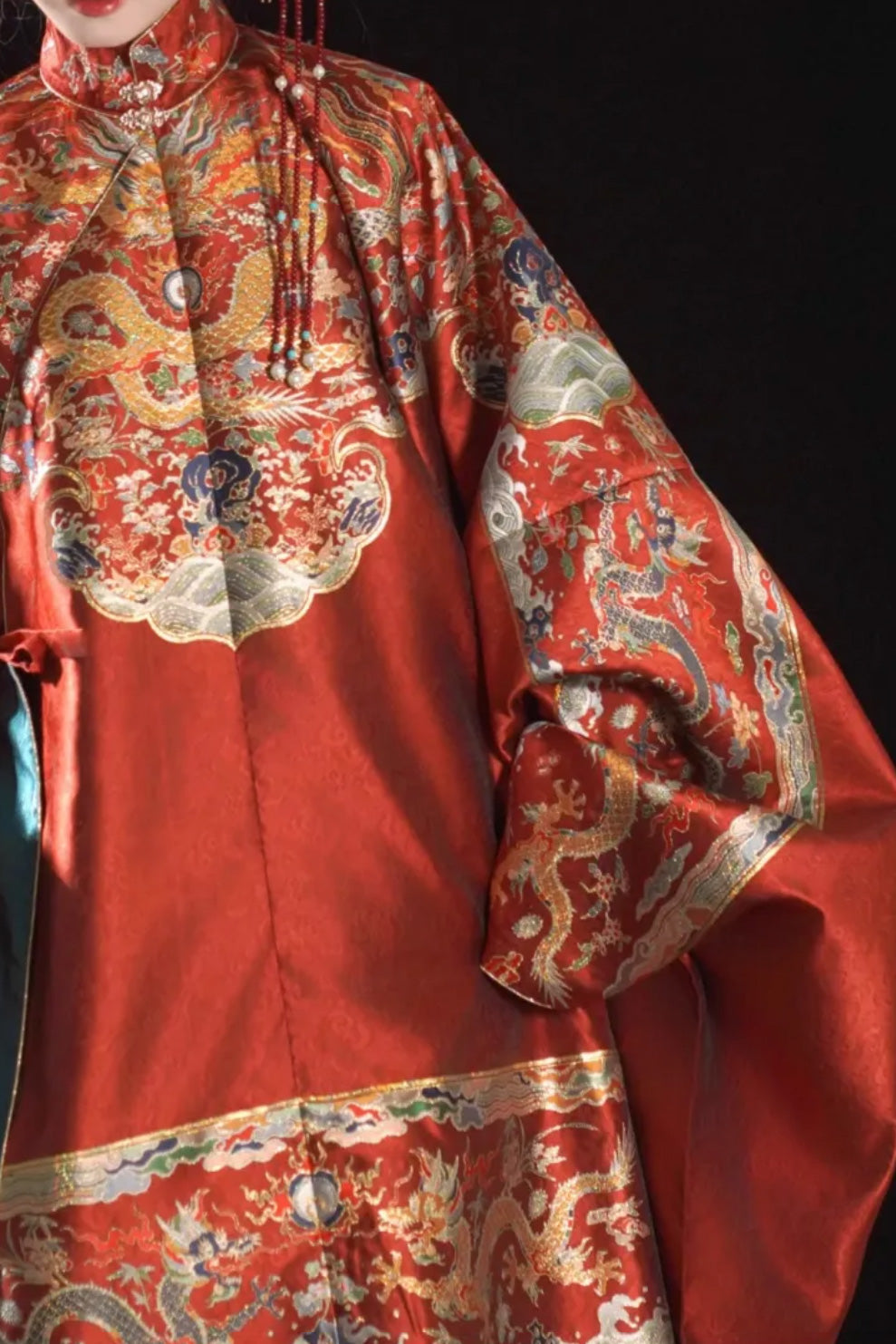 Hanfu veste longue rouge impérial brocart doré de Ming avec sous-vêtement ivoire - HanWen Shop