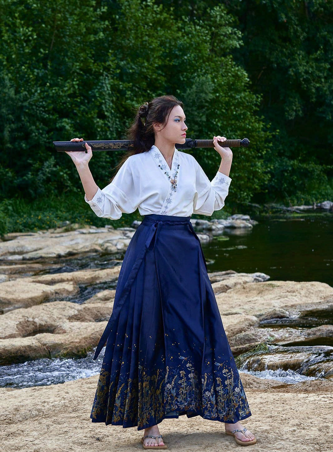 Jupe Hanfu "MaMian Qun" de la dynastie Ming 明 - Libellule bleue Dansante - HanWen Shop