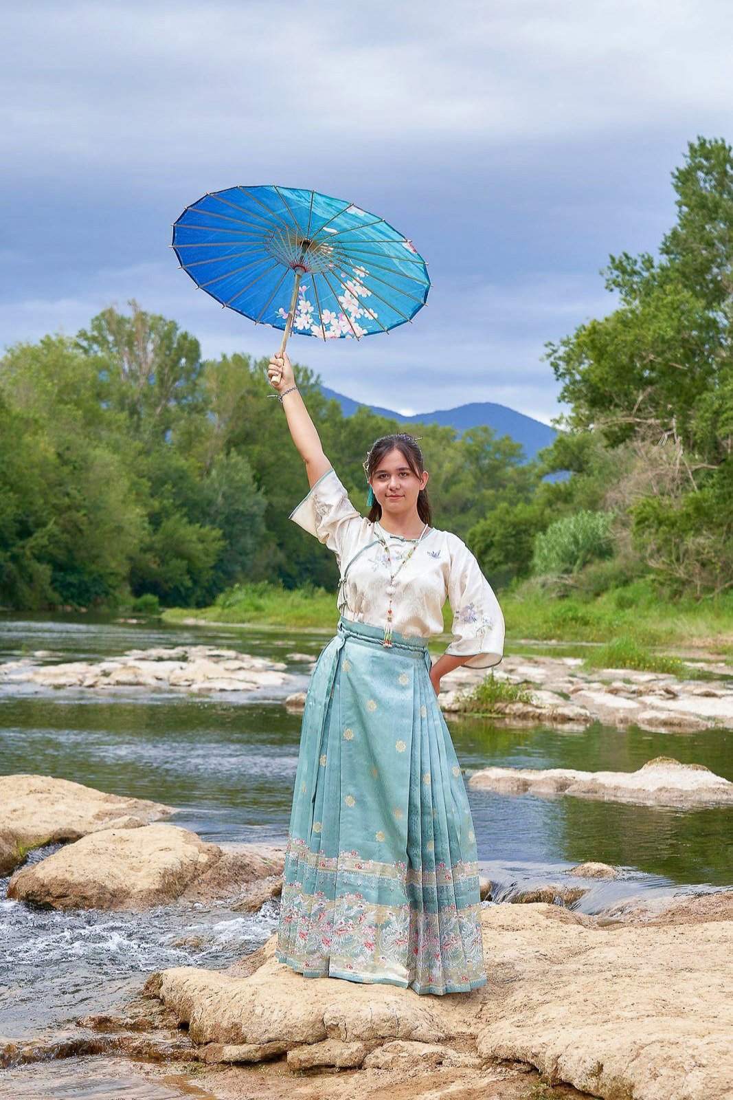 Ombrelle Chinoise en papier à l'huile - Sakura bleu - HanWen Shop