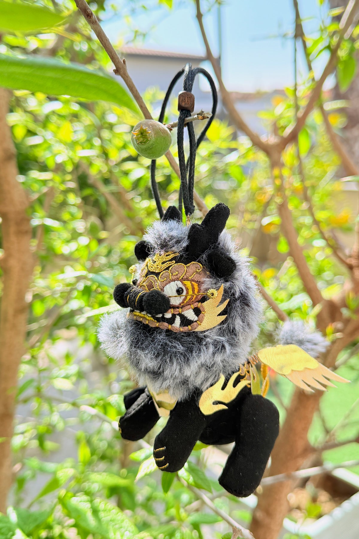 Pendentif d'Art en Broderie fait main – Kirin Impérial - HanWen Shop