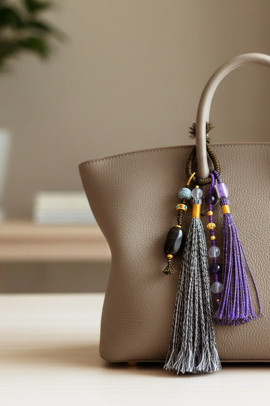 Pendentif de sac avec perles en céramique fait main et personnalisable - "Sérénité Tibétaine" - HanWen Shop