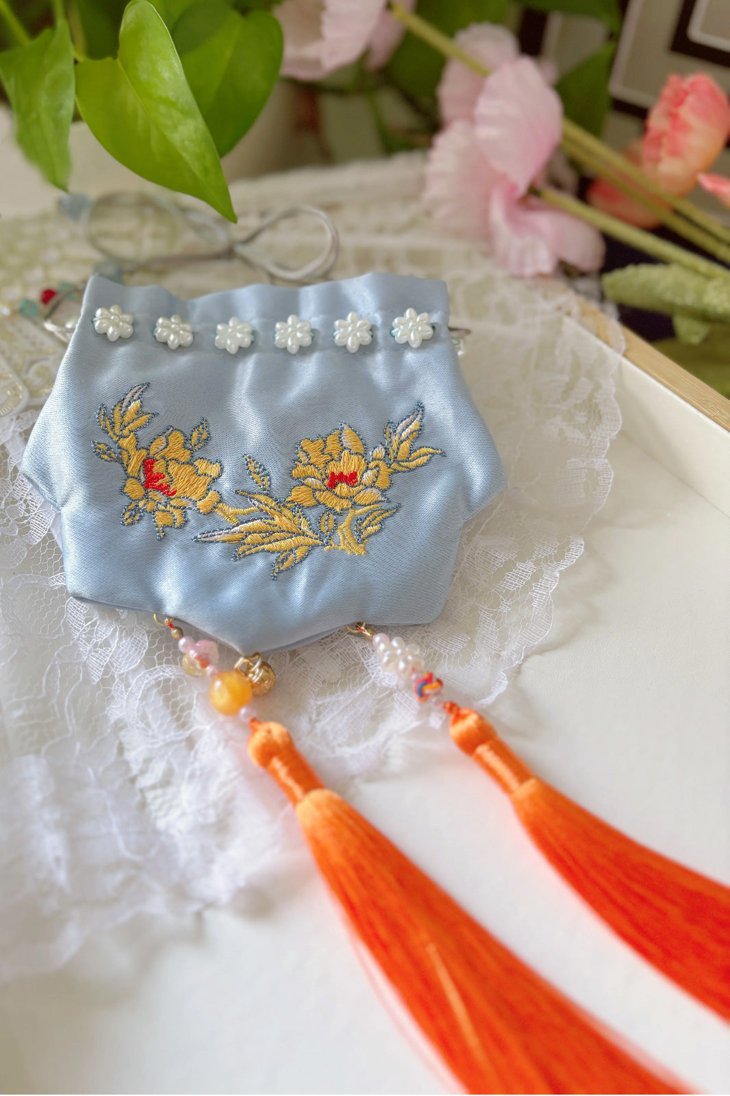 Pochon Porte-Bonheur Traditionnel – Brodé avec Franges et Parfum Floral - HanWen Shop