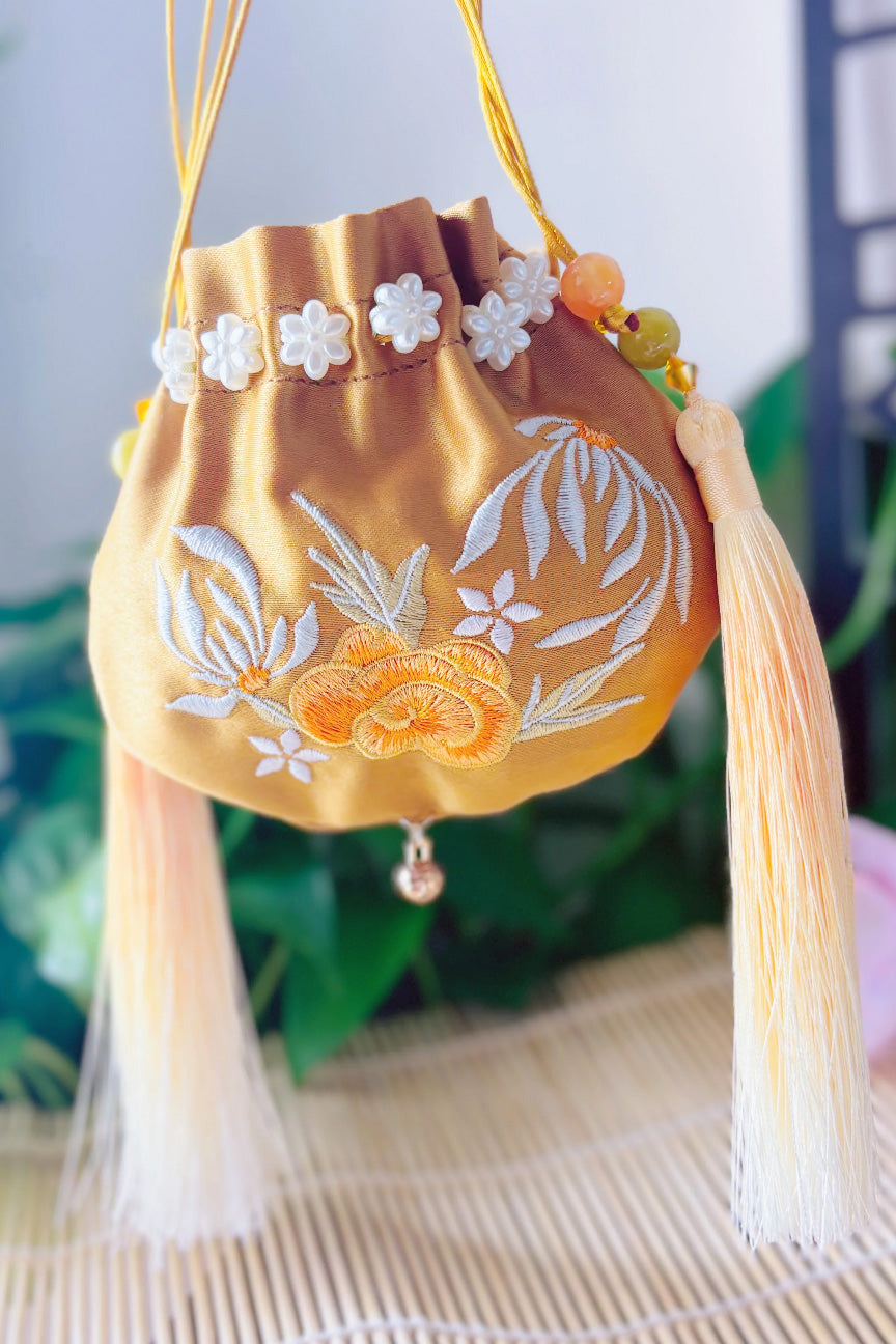 Pochon Porte-Bonheur Traditionnel – Brodé avec Franges et Parfum Floral - HanWen Shop