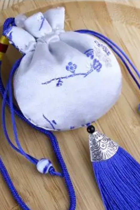 Pochon Porte-Bonheur Traditionnel – Brocart et Parfum Jasmin - HanWen Shop