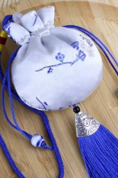 Pochon Porte-Bonheur Traditionnel – Brocart et Parfum Jasmin - HanWen Shop