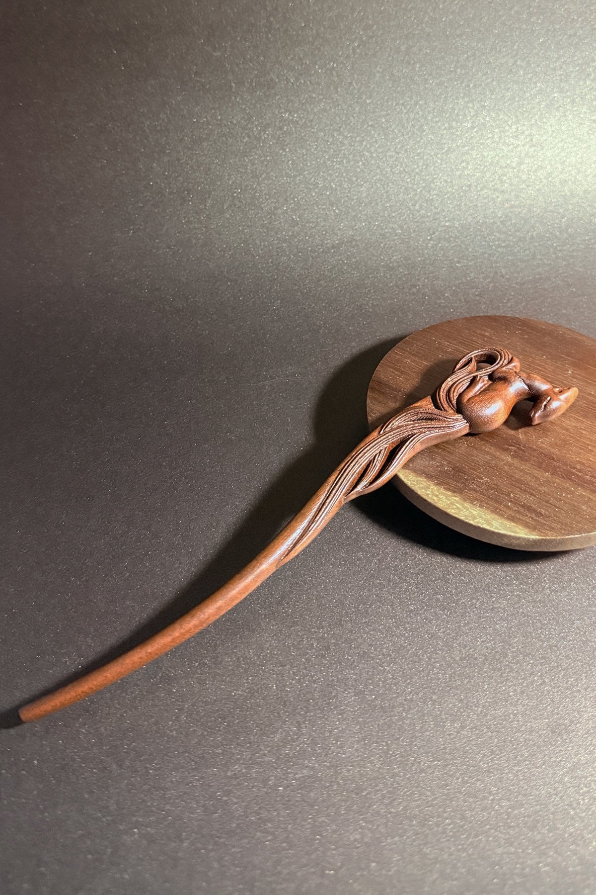 Épingle à cheveux en bois de santal doré – collection classique - Renard à neuf queues - HanWen Shop