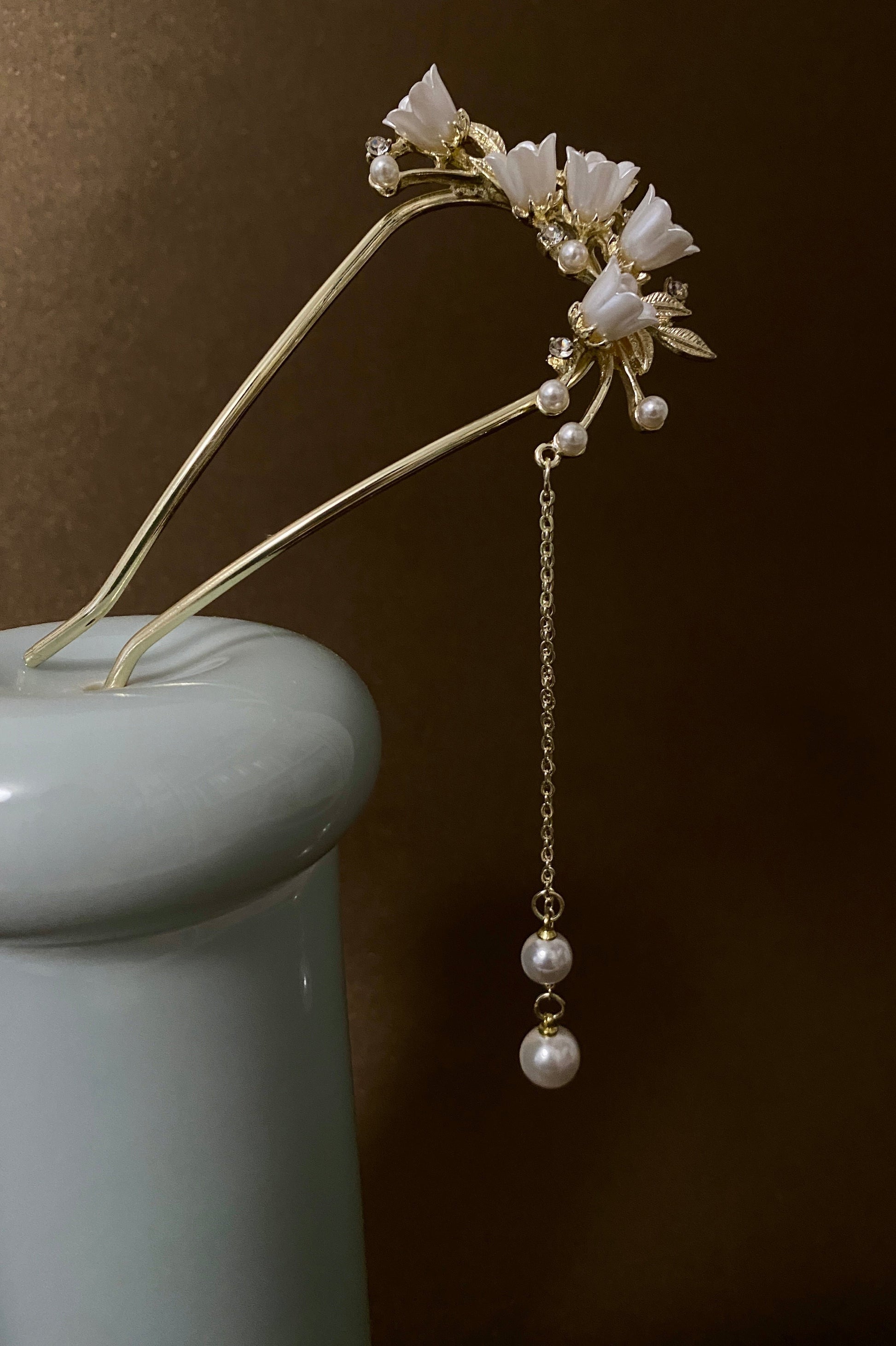 Épingle à cheveux chinoise en forme de U avec fleurs de cloche et pendentif de perles blanches