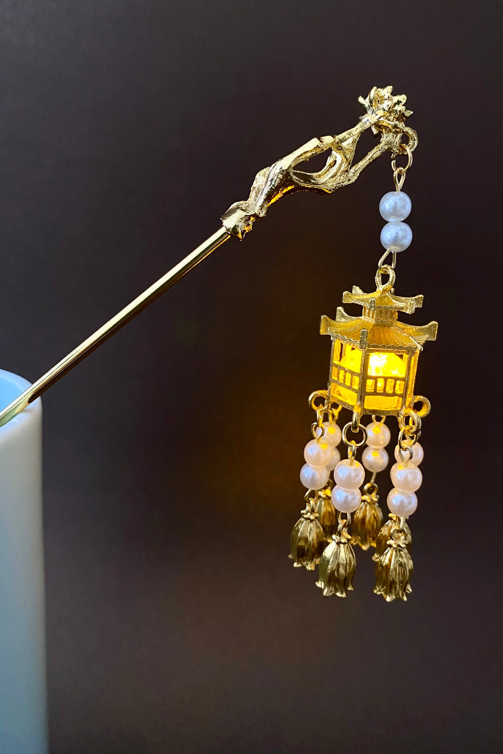 Épingle à cheveux chinoise en lanterne du palais avec lumière LED et pendentif de perles - HanWen Shop
