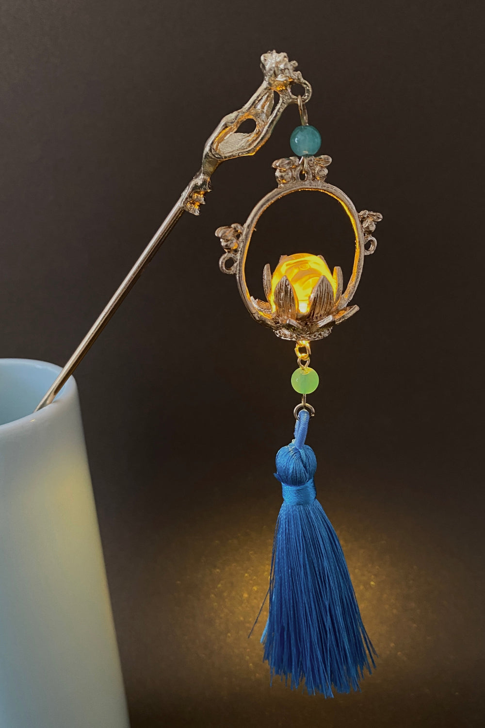Épingle à cheveux chinoise en lanterne fleur de lotus avec lumière LED et pompon - HanWen Shop