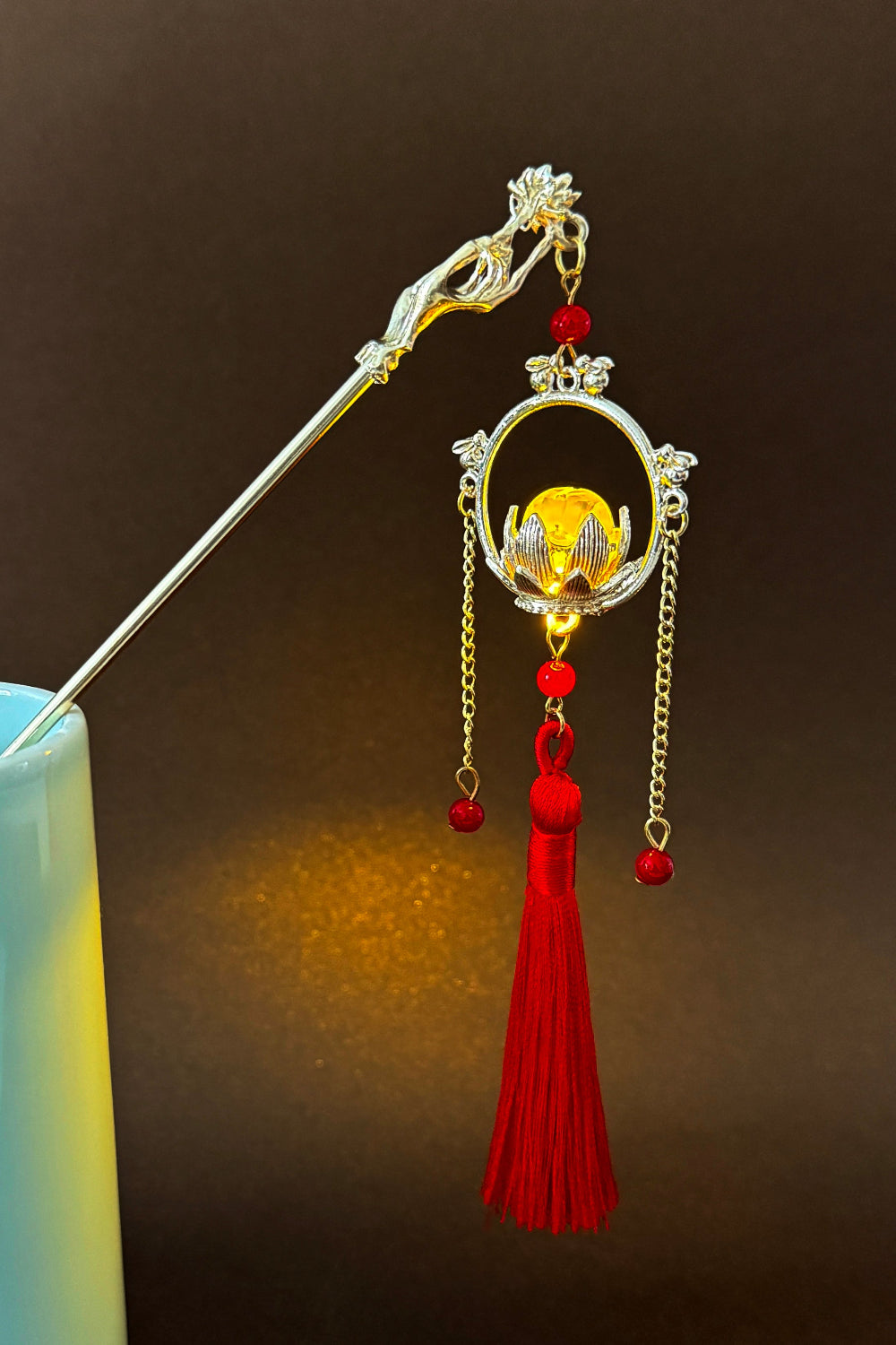 Épingle à cheveux chinoise en lanterne fleur de lotus avec lumière LED et pompon - HanWen Shop