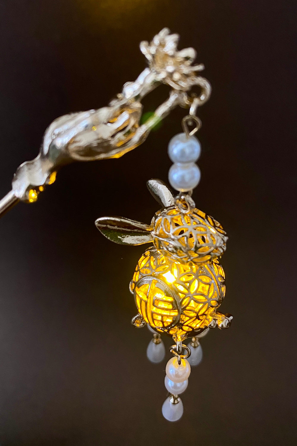 Épingle à cheveux chinoise en lanterne lapin bénédiction avec lumière LED et pendentif de perles - HanWen Shop
