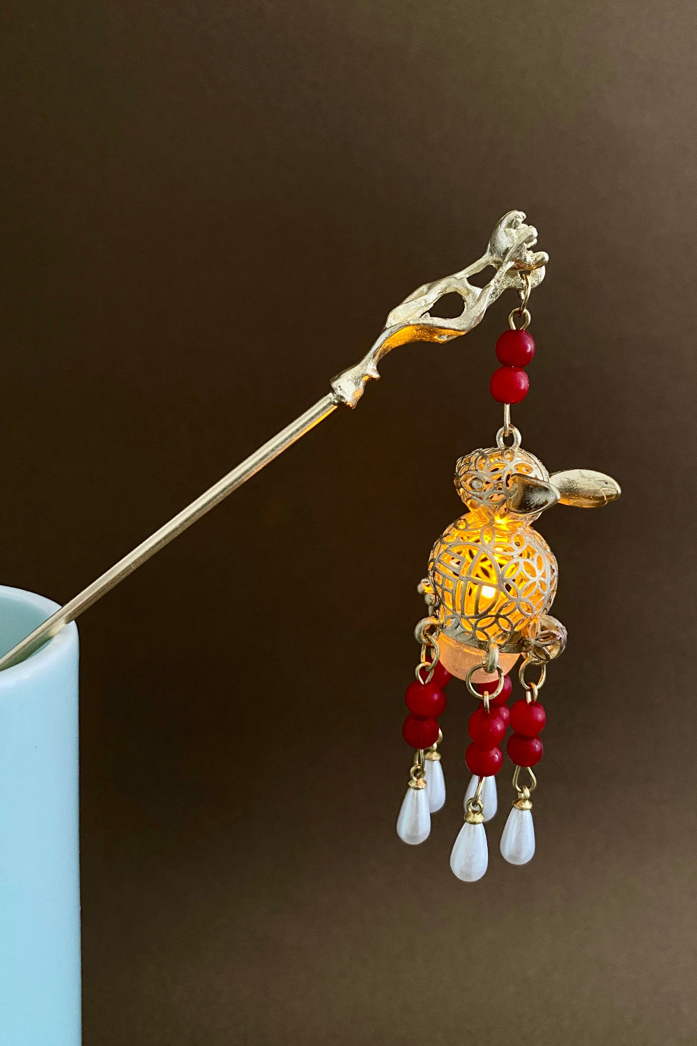 Épingle à cheveux chinoise en lanterne lapin bénédiction avec lumière LED et pendentif de perles - HanWen Shop