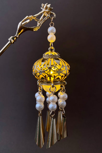 Épingle à cheveux chinoise en lanterne ronde avec lumière LED et pendentif de carillons éoliens avec perles - HanWen Shop