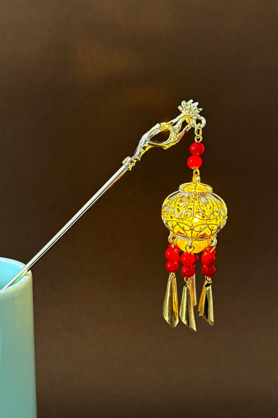 Épingle à cheveux chinoise en lanterne ronde avec lumière LED et pendentif de carillons éoliens avec perles - HanWen Shop