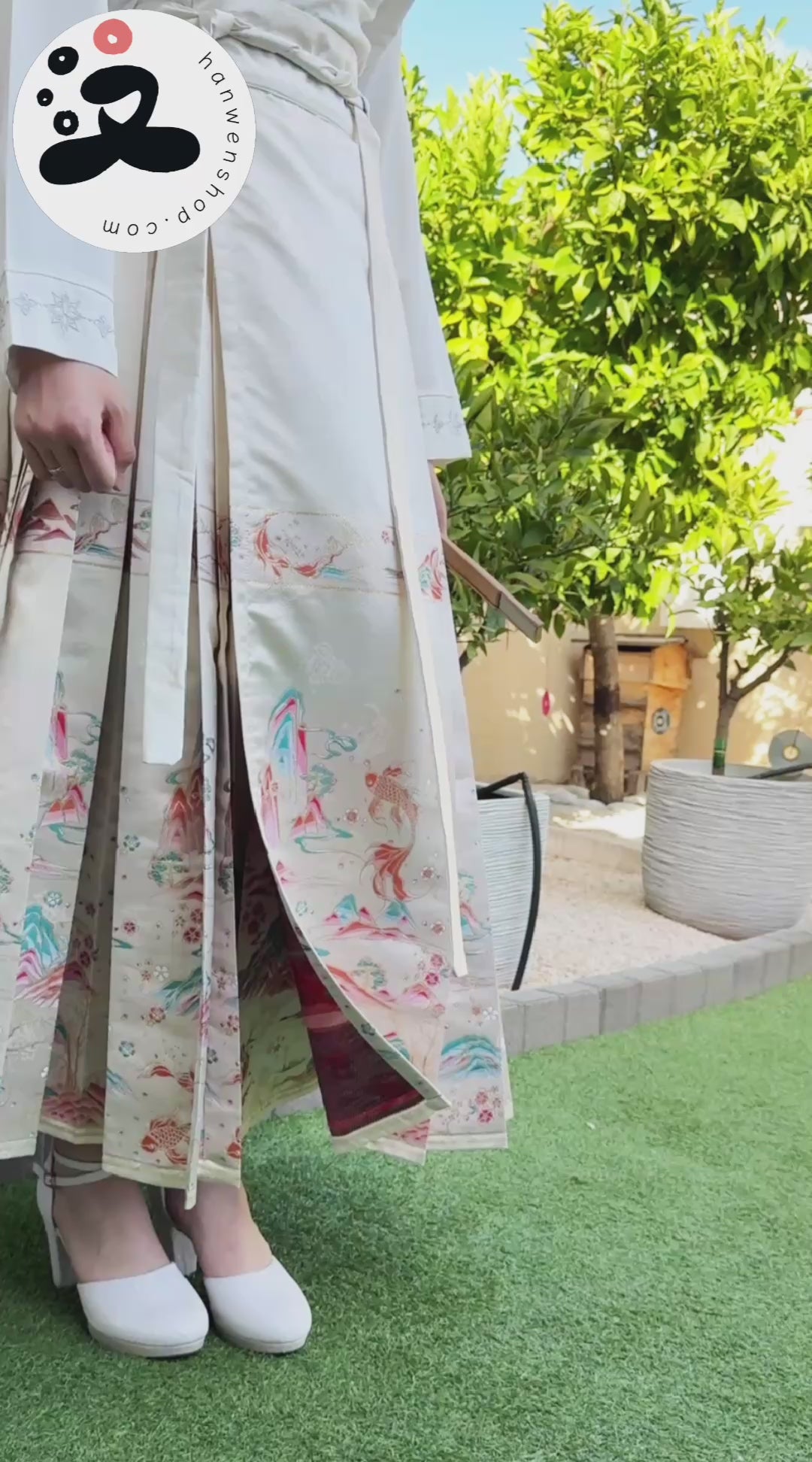 Hanfu de la dynastie Ming 明 - Jupe "MaMian Qun" Brodés dorés du carpe