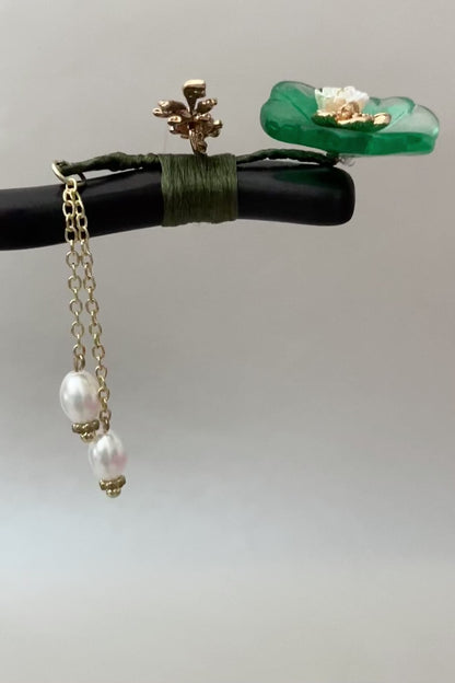 Épingle à cheveux en bois de style chinois rétro avec fleurs lotus, poisson rouge et pendentif des perles blanches vidéo