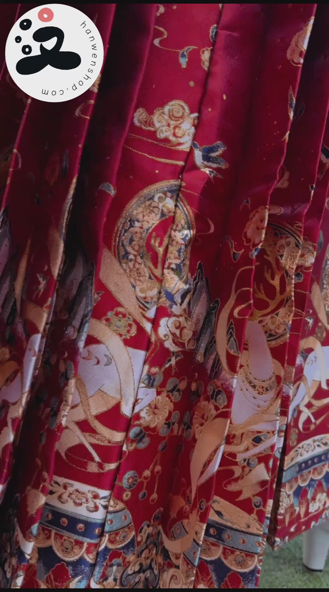 Jupe Hanfu "MaMian Qun" de la dynastie Ming 明 -  Brodés dorés du cerf sacré